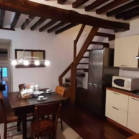Borgo Colonne 20 *